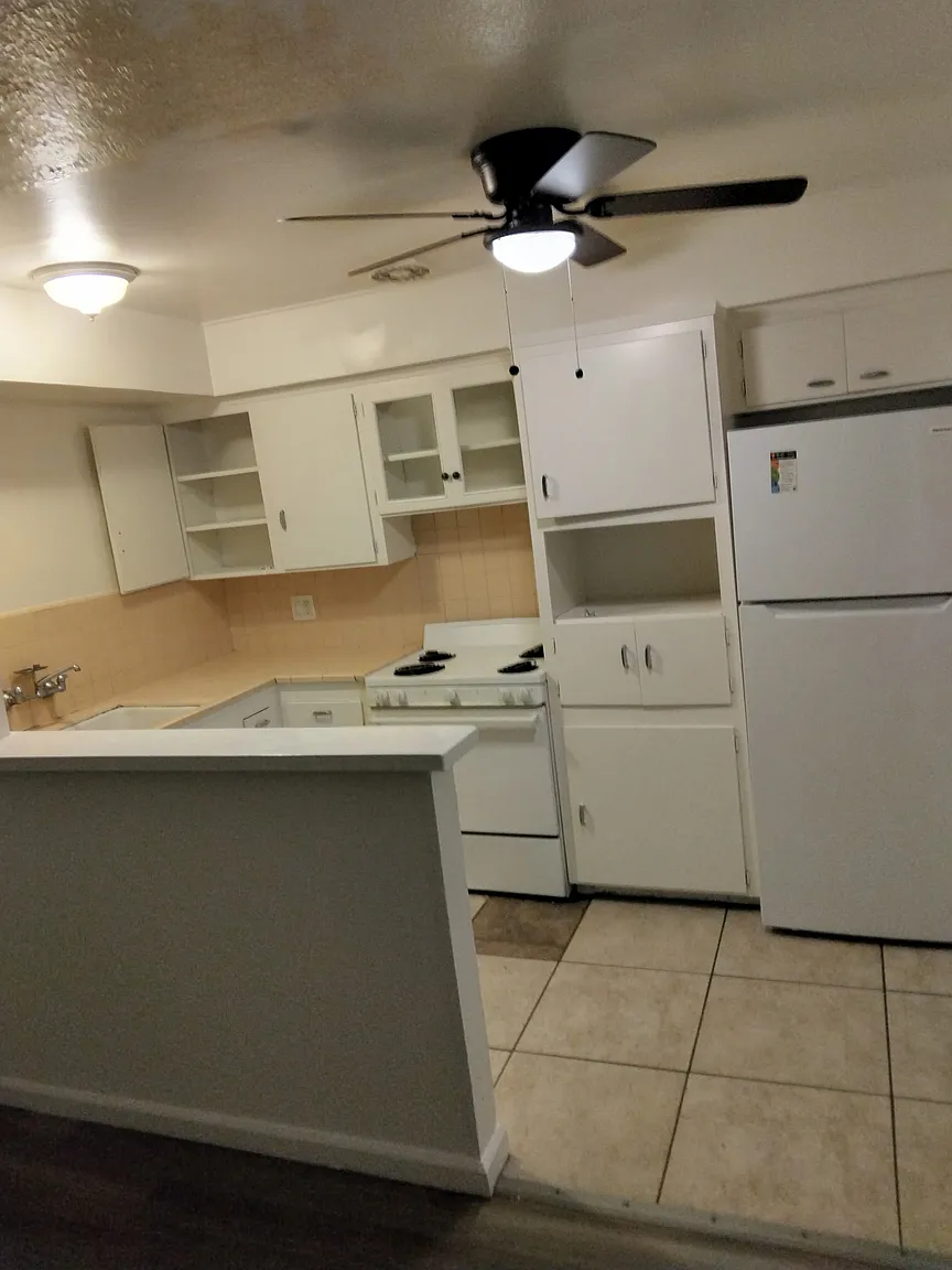 428 N Glenn Ave #B photo 1