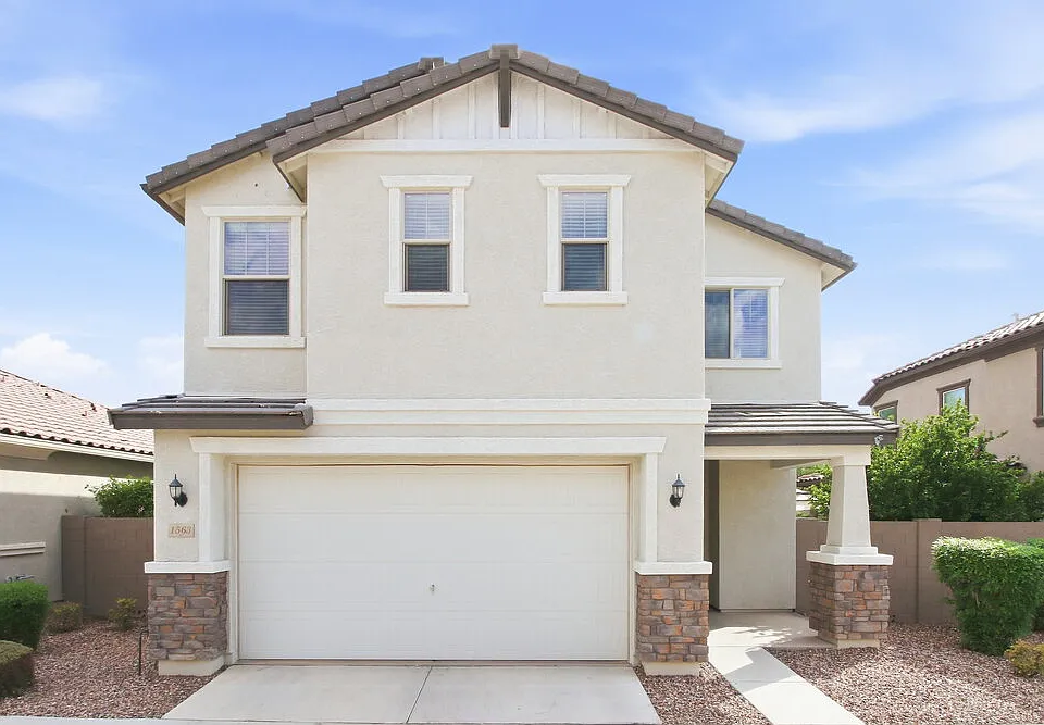 1563 S Loren Ln