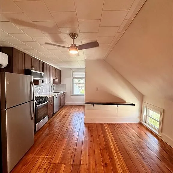 87 Rockland Ave — Photo 4