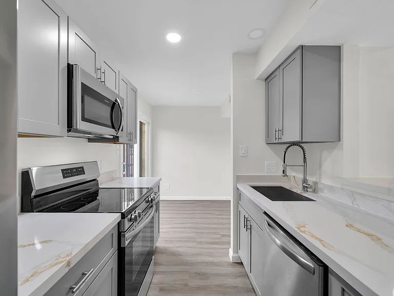 6111 Beverly Hill St #32 — Photo 8