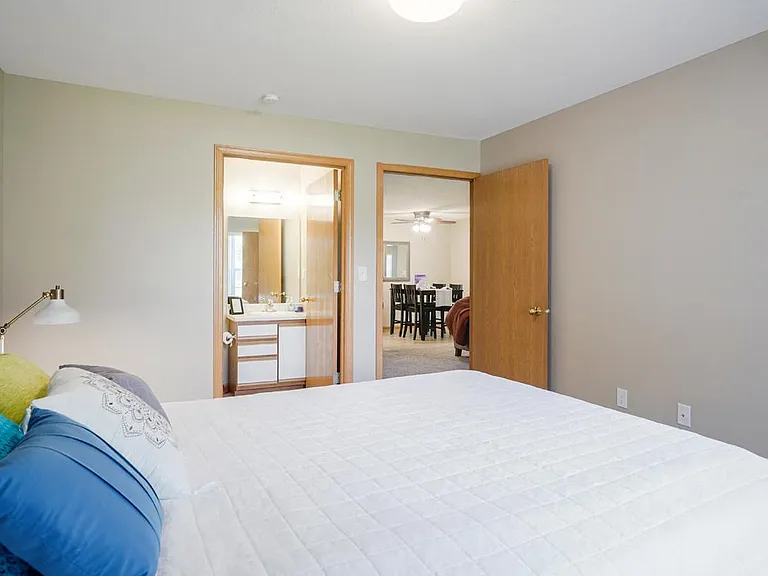 Williamsburg Park Apartments — Photo 57