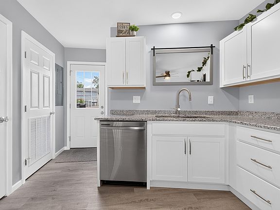 5th image of 135 Brads Way Unit 9