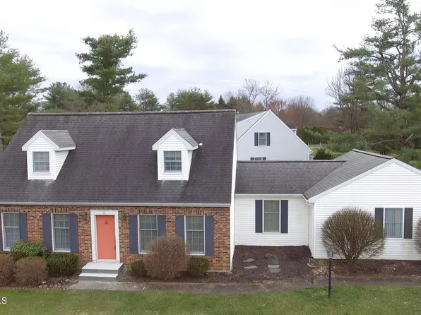 18 Guilder Lane, Glenmont, NY 12077