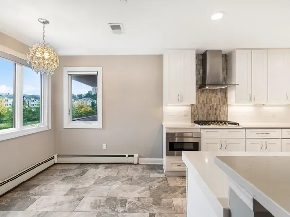 14a Riverview Circle image 11 of 35