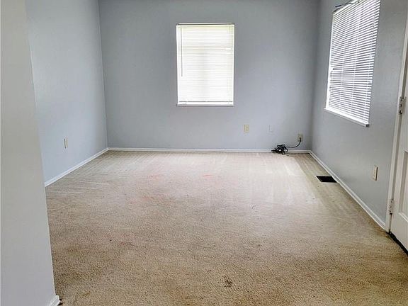 5th image of 302 E 235th St #176