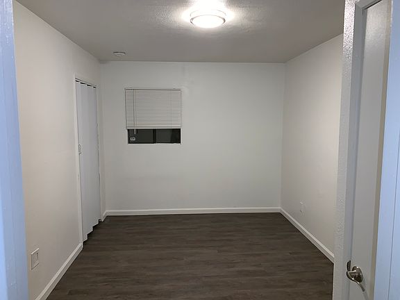 4th image of 3148-50 38th St