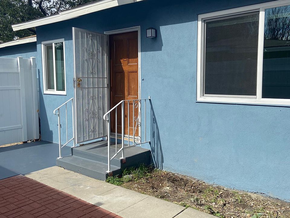 1st image of 233 E Colorado Blvd