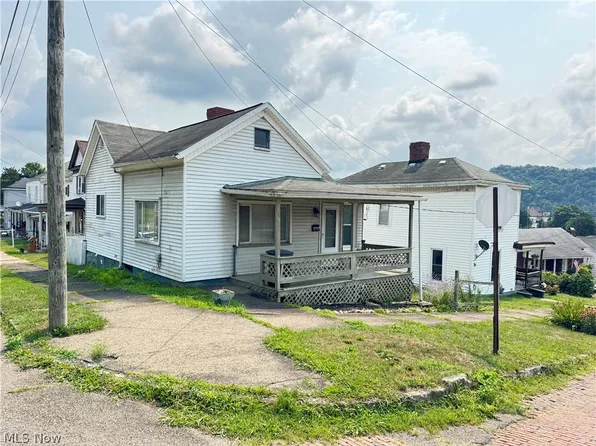 816 Delaware St, Martins Ferry, OH 43935