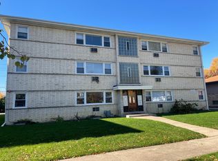 420 Beach Ave #2C, La Grange Park, IL 60526