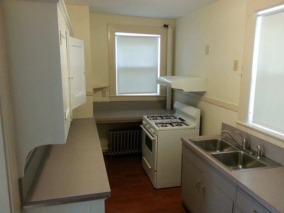 1st image of 219 Blossom St