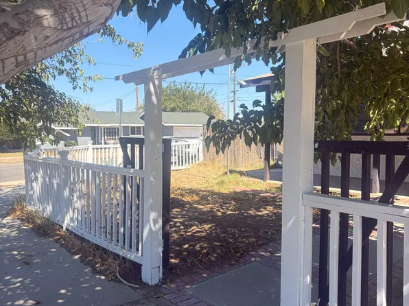 38560 2nd St E, Palmdale, CA 93550