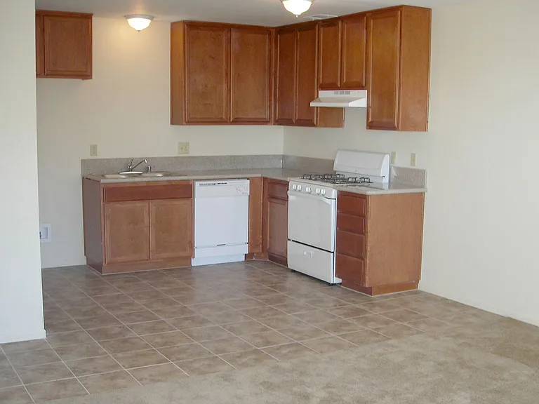 17502 Sequoia St — Photo 8