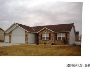 1444 Martin Dr, Troy, IL 62294