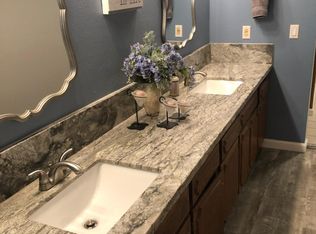 2996 Twin Oaks Rd, Cameron Park, CA 95682