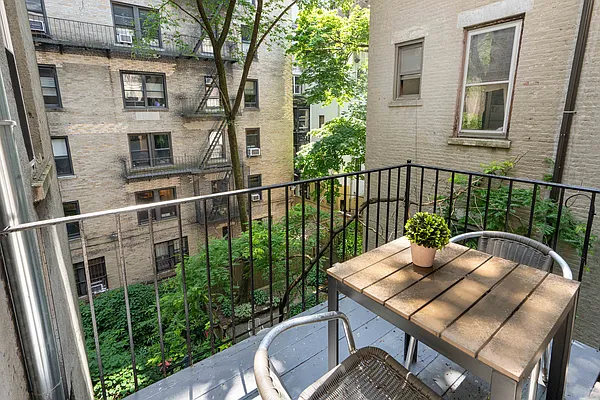 Sold by Compass | media 6