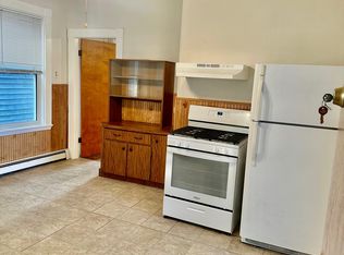 202 Washington St #1R, Somerville, MA 02143