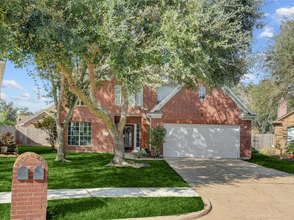 3302 S Bending Oaks Ln, Pearland, TX 77584