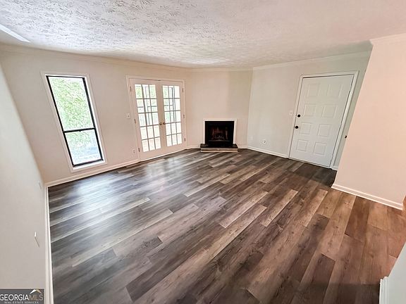 3rd image of 216 Summit North Dr NE