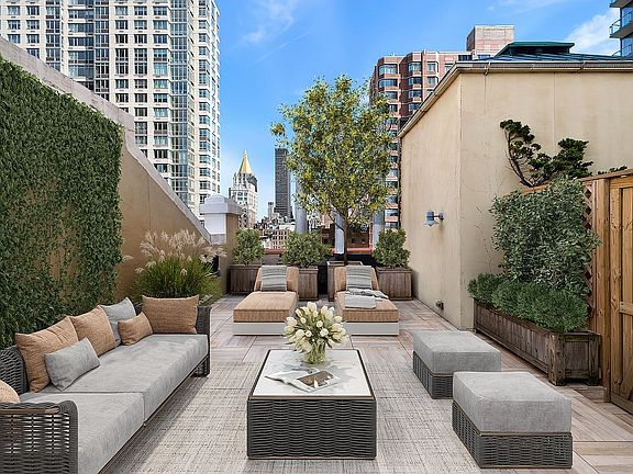 3rd image of 108 W 25th St Unit Penthouse 12