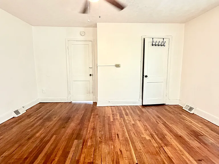 3018 Larue Sq E — Photo 13