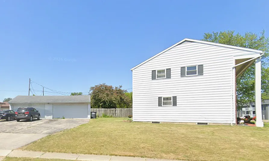 3 bed, 1.5 bath, 1200 sqft, $1,350 — Photo 2