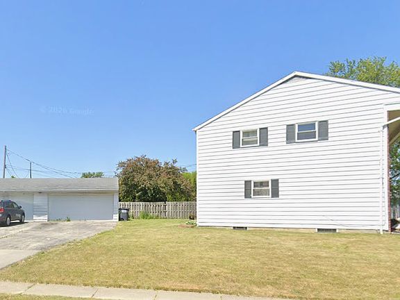 2nd image of 835 Gribbin Ln