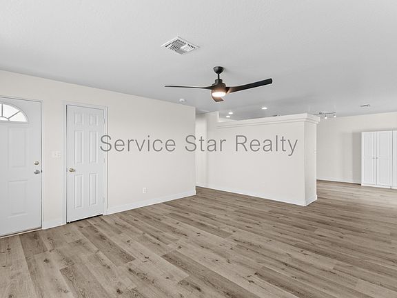 3rd image of 5311 W Mauna Loa Ln