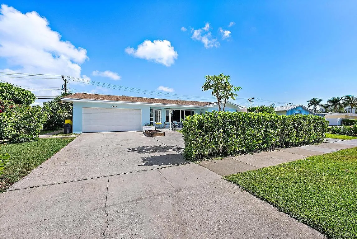 3 bed, 2.0 bath, 1908 sqft, $10,000 — Photo 3