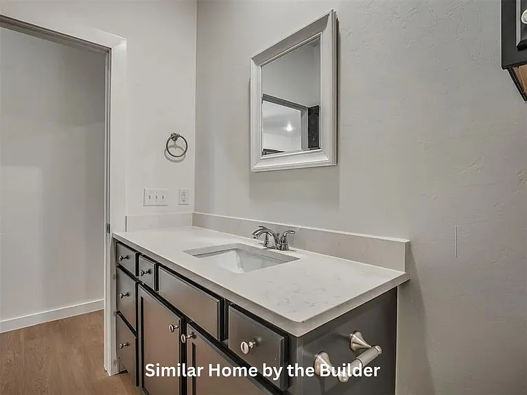 927 SW 29th St — Photo 8