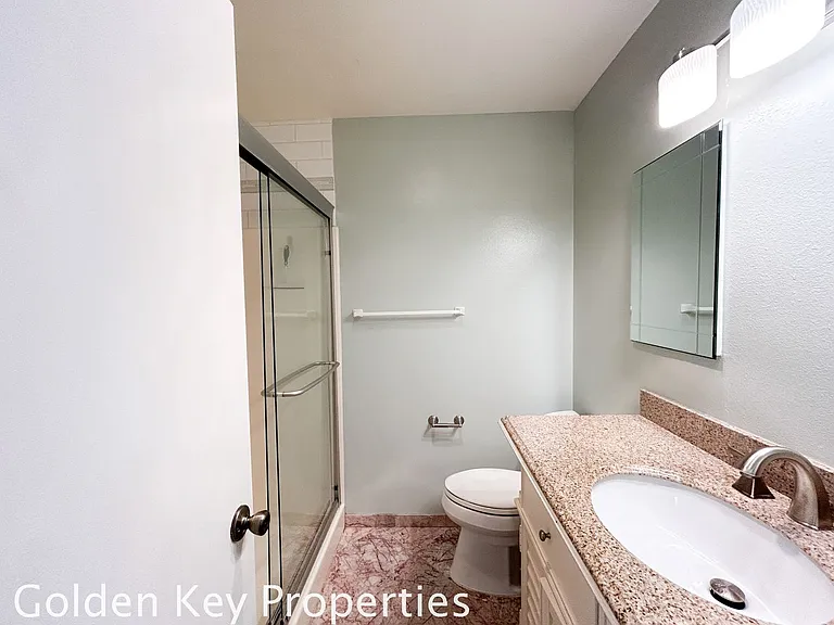 918 Caminito Estrada #E — Photo 10