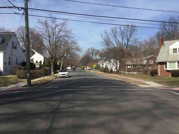 Exterior Neighborhood (street photo)
