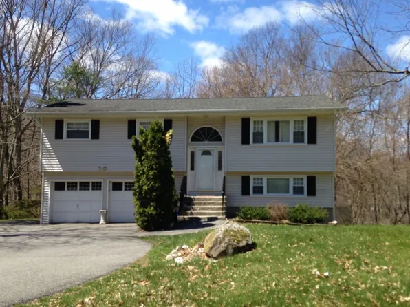 562 W Brook Dr, Cortlandt Manor, NY 10567