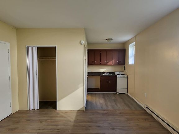 3rd image of 154 Fountain St #1SB