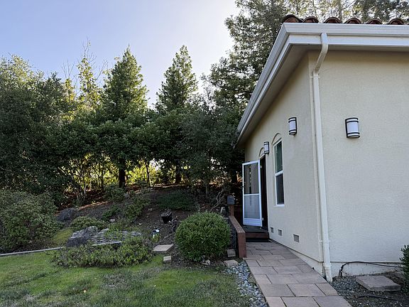 Convenient ADU location situated on the foothill of Palo Alto.