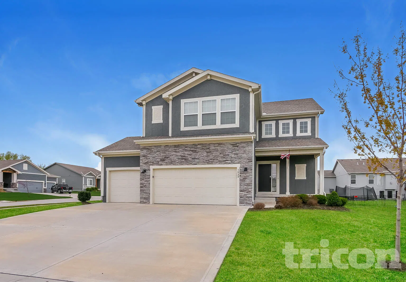 1833 Ne Griffin Drive Lee's Summit MO — Photo 1
