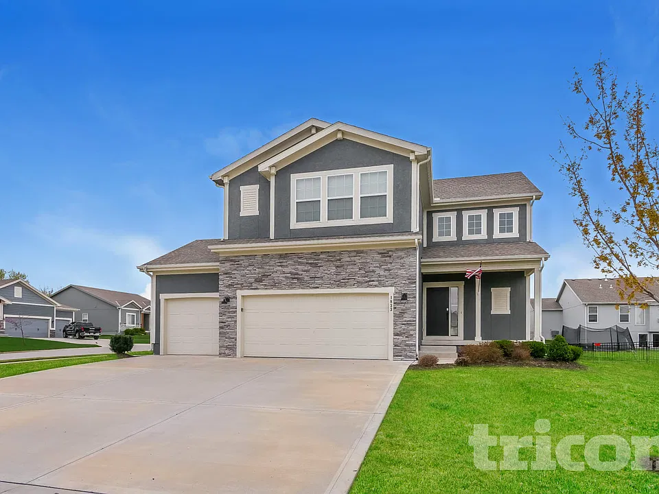 1833 NE Griffin Dr