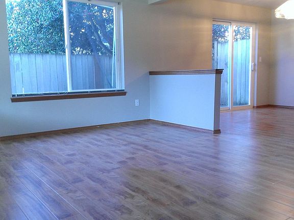 2nd image of 419 Pine Ave #B