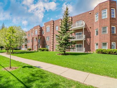 385 7th Ave S APT 204, Fargo, ND, 58103