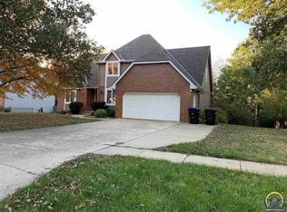 2537 SW Golf View Dr, Topeka, KS 66614