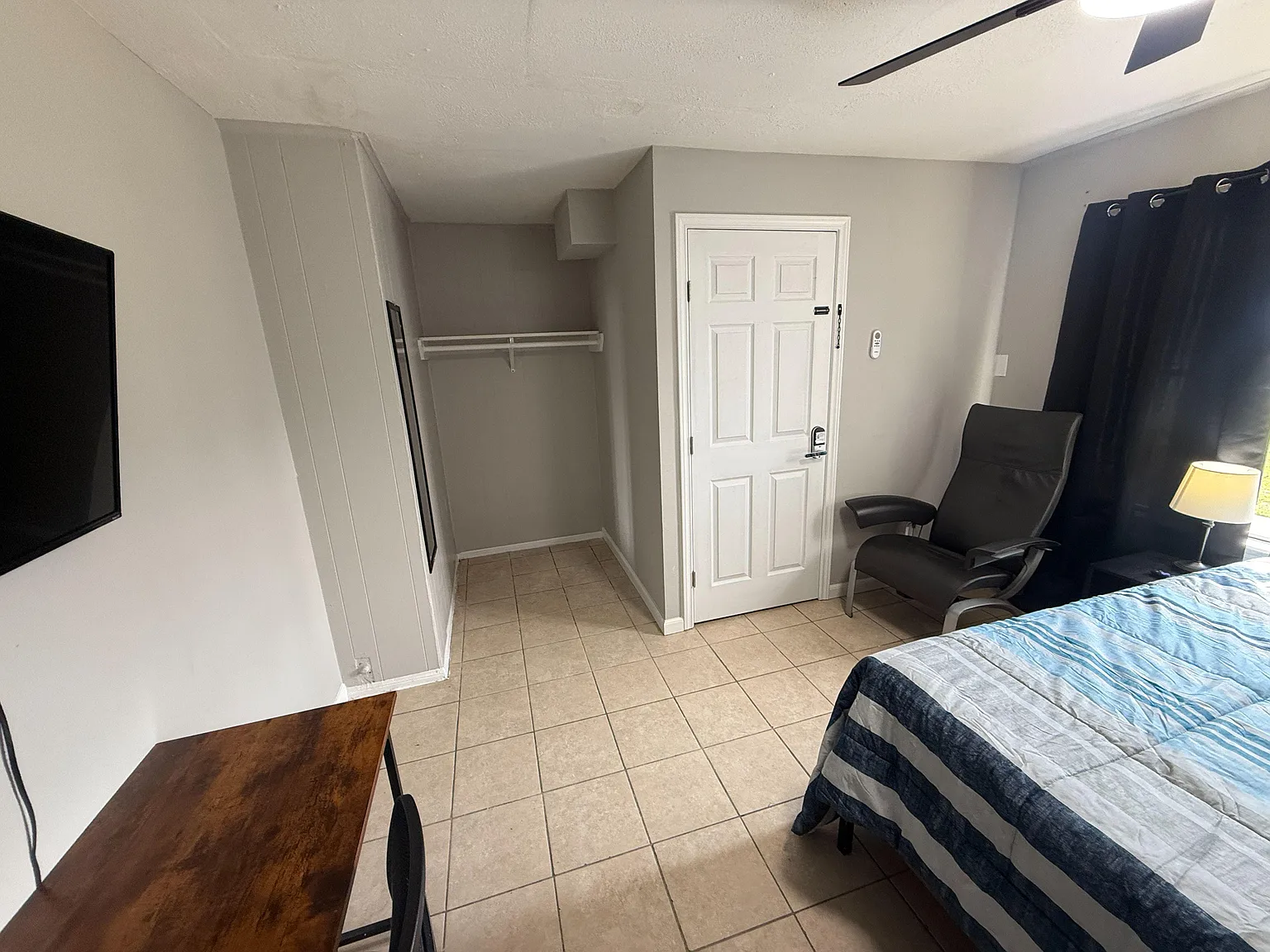 4 bed, 3.0 bath, 1800 sqft, $737 — Photo 4