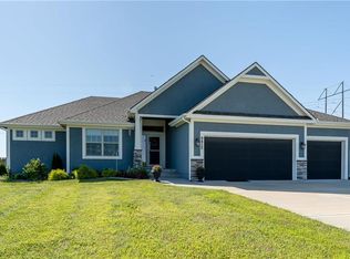 9412 Maplewoods Pkwy, Kansas City, MO 64155