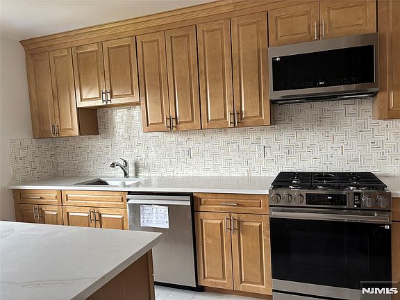 4th image of 490 North Ave Floor 2