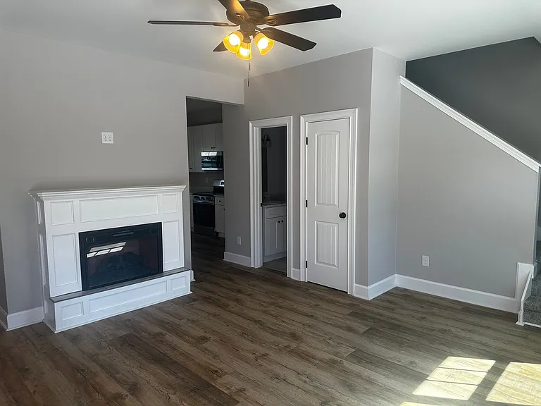 1223 S Main St — Photo 6