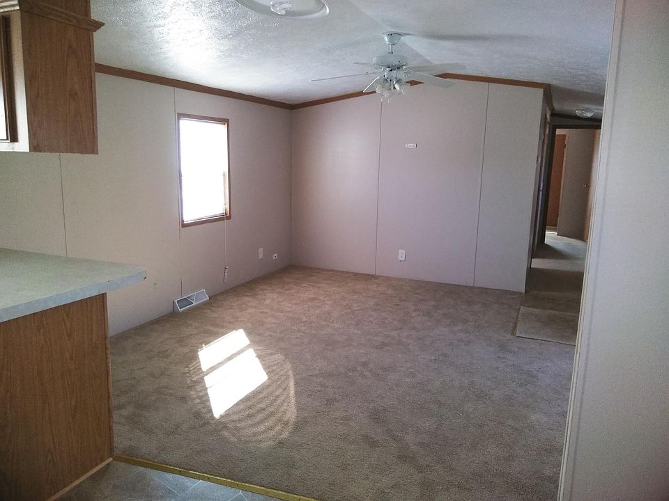 2nd image of 819 Bridge St