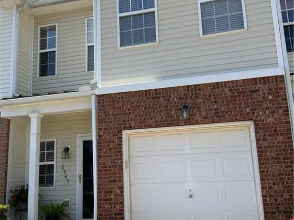 2945 Greyhawk Ln, Cumming, GA 30040