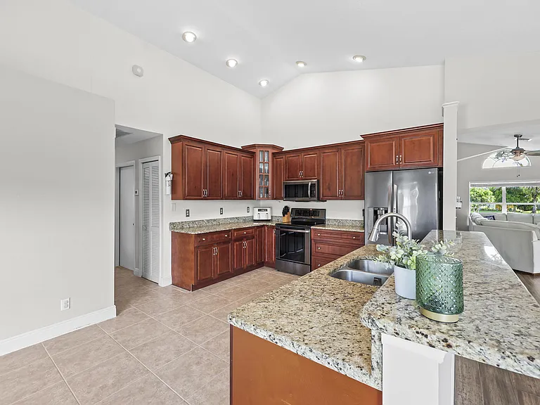 6238 Pompano St — Photo 22