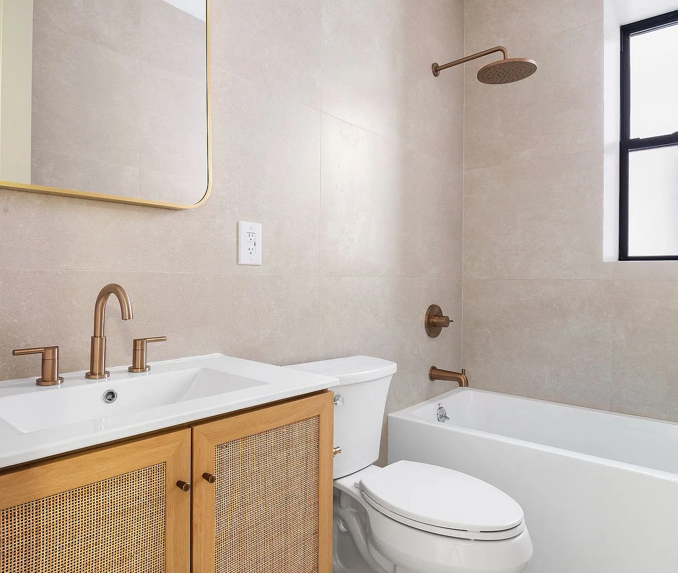 972 Montgomery Street — Photo 4