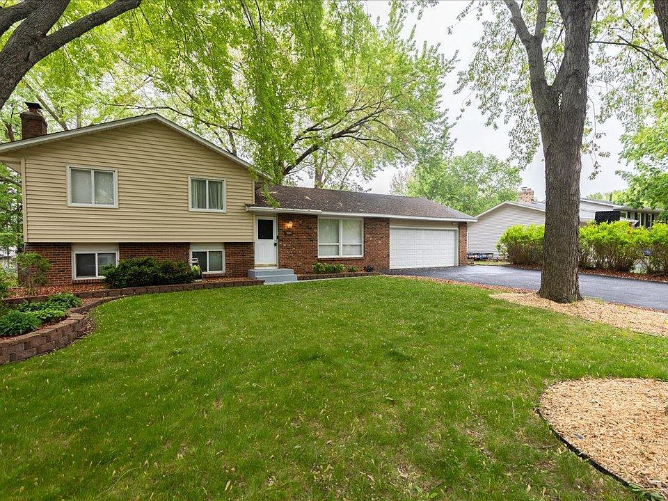 1st image of 10204 Valley Forge Ln N