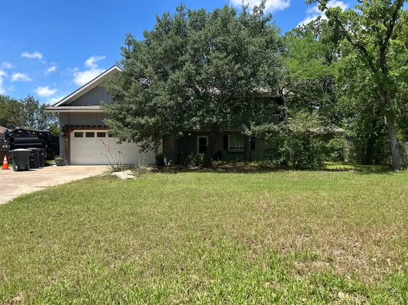 1013 Rose Cir, College Station, TX 77840