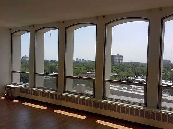 2nd image of 1400 E 55th Pl APT 914S